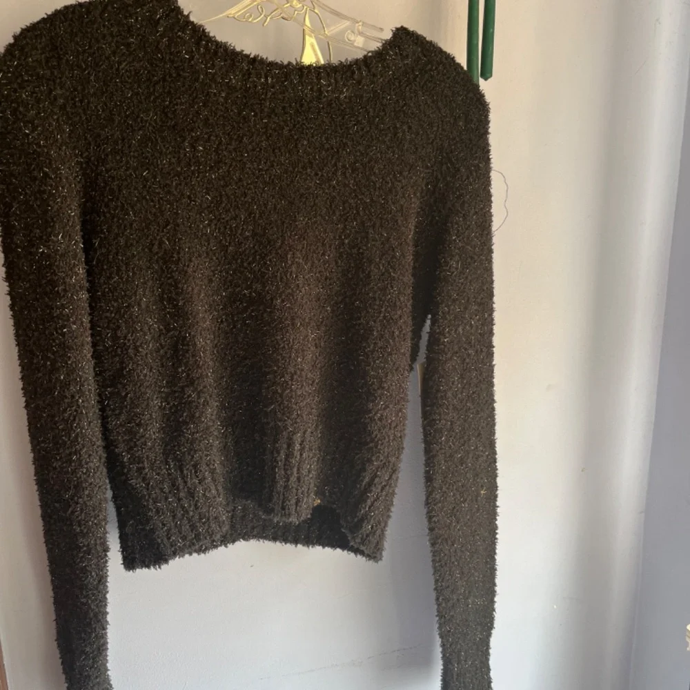 Black sweater - Picture 2 of 3